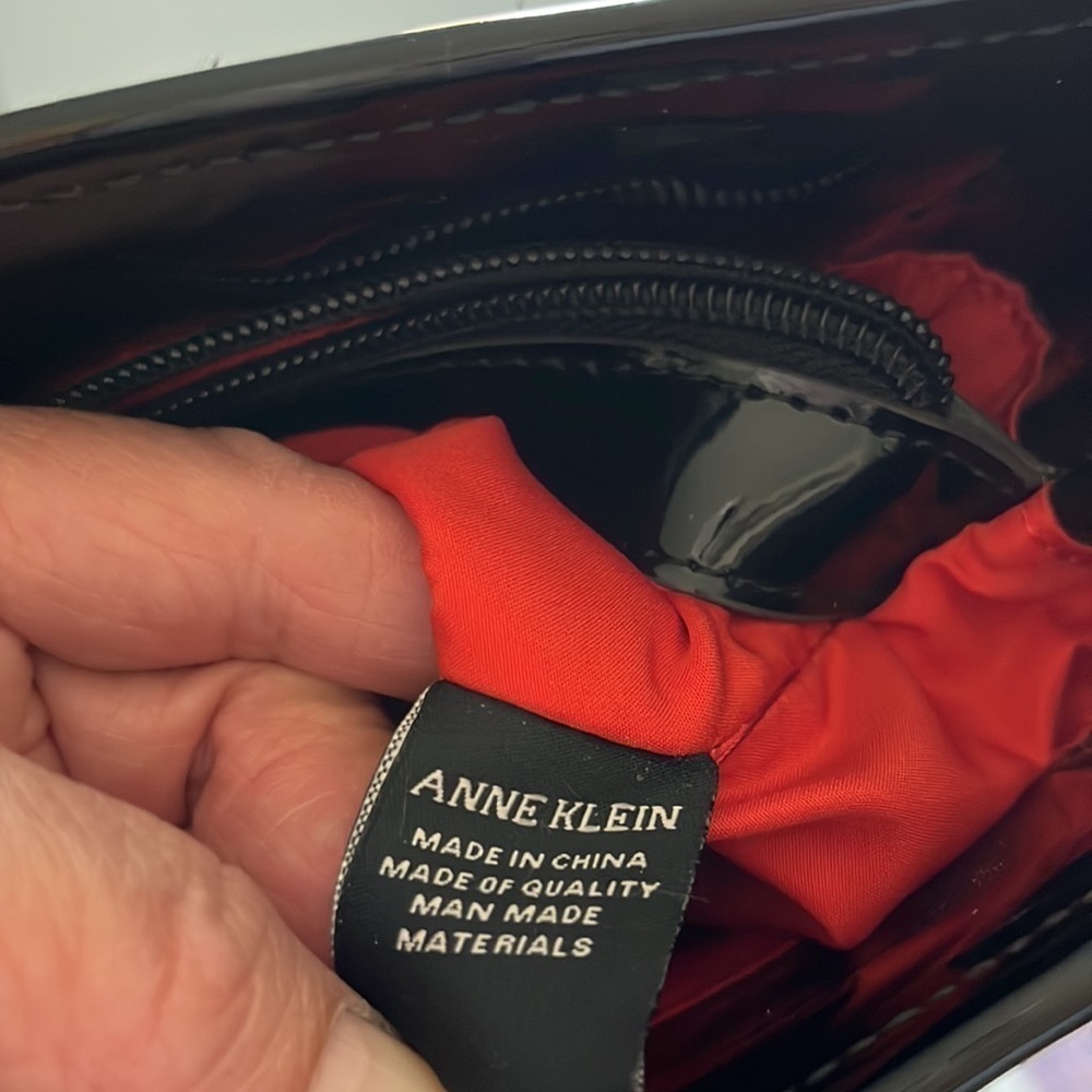 Anne Klein red/ black/ ivory purse. - Picture 11 of 12
